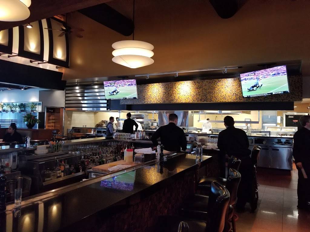 J. Alexanders Redlands Grill | restaurant | 4077 Lake Cook Rd, Northbrook, IL 60062, USA | 8475643093 OR +1 847-564-3093