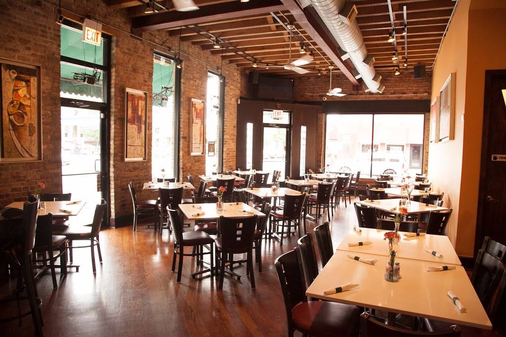 Pancho Pistolas Authentic Mexican Restaurant | restaurant | 700 W 31st St, Chicago, IL 60616, USA | 3122258808 OR +1 312-225-8808