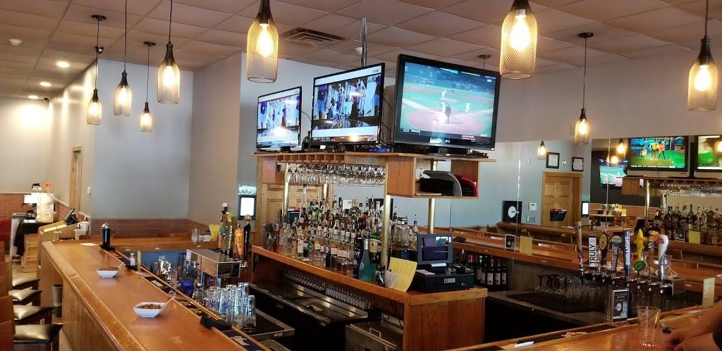 The Spot Bar and Grill | restaurant | 200 Merrow Rd, Tolland, CT 06084, USA | 8608720332 OR +1 860-872-0332