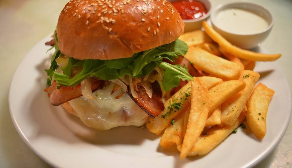 Finn McCools | restaurant | 2702 Main St, Santa Monica, CA 90405, USA | 3104521734 OR +1 310-452-1734