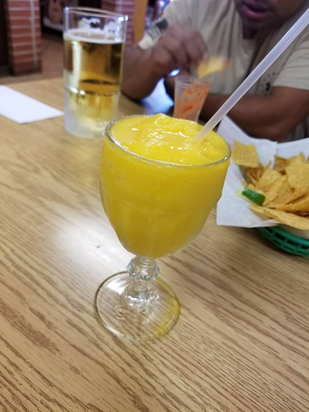 El Sombrero Mexican Restaurant | restaurant | 1801 W Elm St, Lebanon, MO 65536, USA | 4175880279 OR +1 417-588-0279