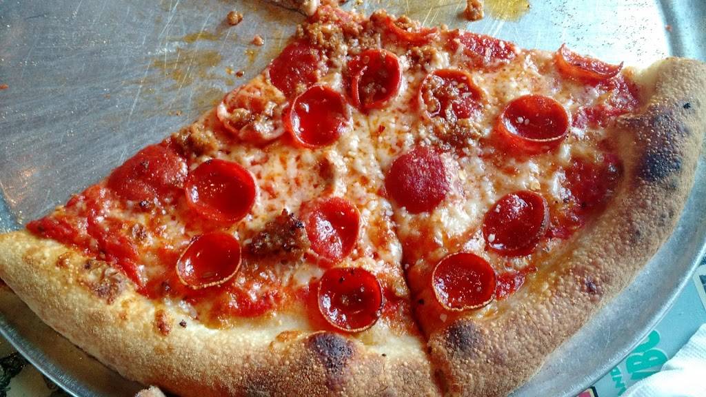 The 450 Pizza Joint | restaurant | 2213-B Middle St, Sullivans Island, SC 29482, USA | 8437894107 OR +1 843-789-4107