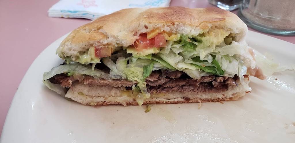 Tortas Reynas | restaurant | No. 902, Av. Ruiz 9, Zona Centro, 22800 Ensenada, B.C., Mexico | 016461781275 OR +52 646 178 1275