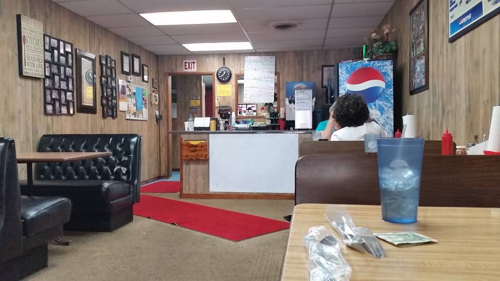 Fayes Cafe | restaurant | 107 S Union St, Gainesboro, TN 38562, USA | 9312684880 OR +1 931-268-4880