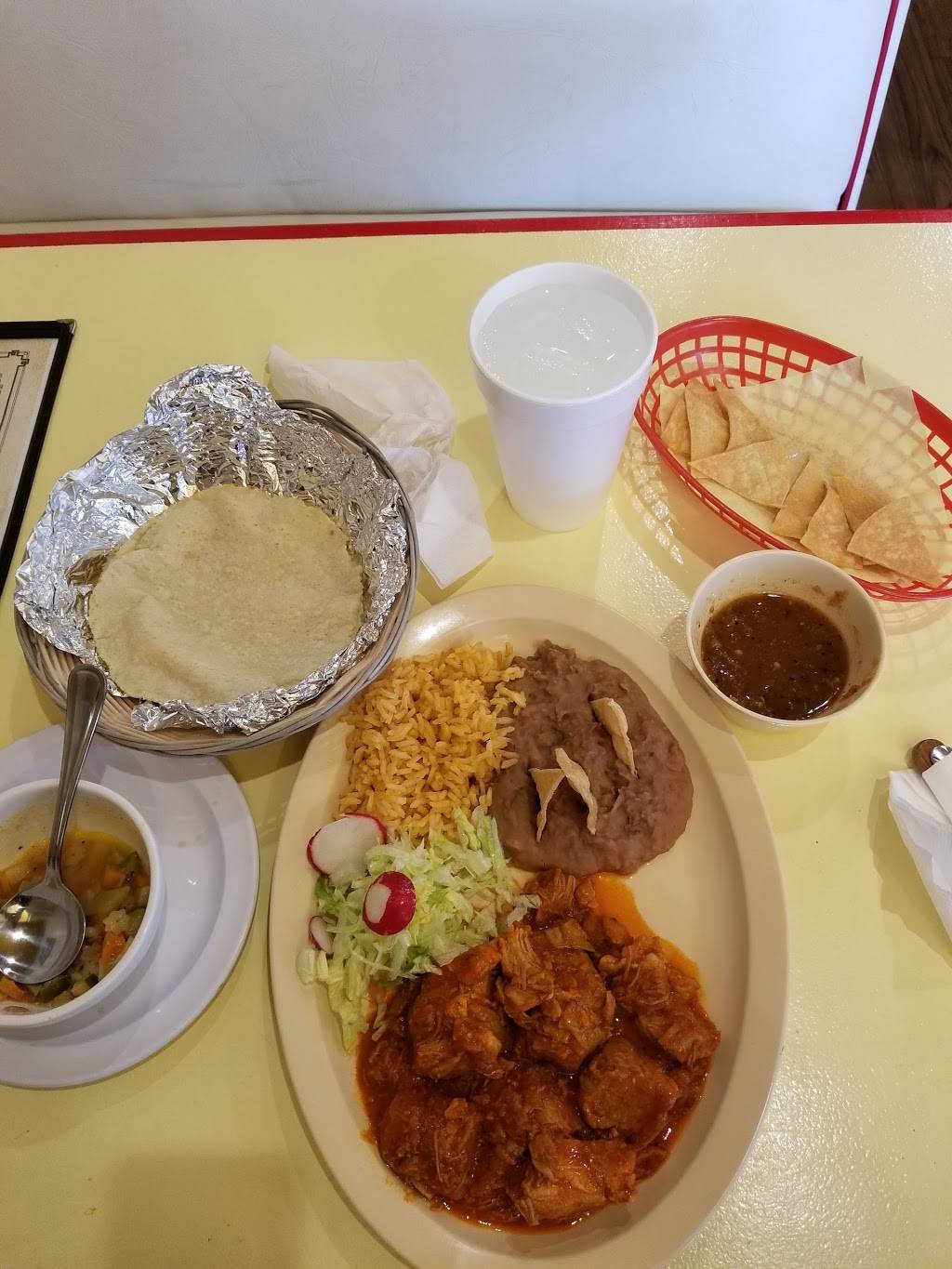 La Cenaduria | restaurant | 1519 S. Garfield Ave., Los Angeles, CA 90022, USA | 3237277827 OR +1 323-727-7827