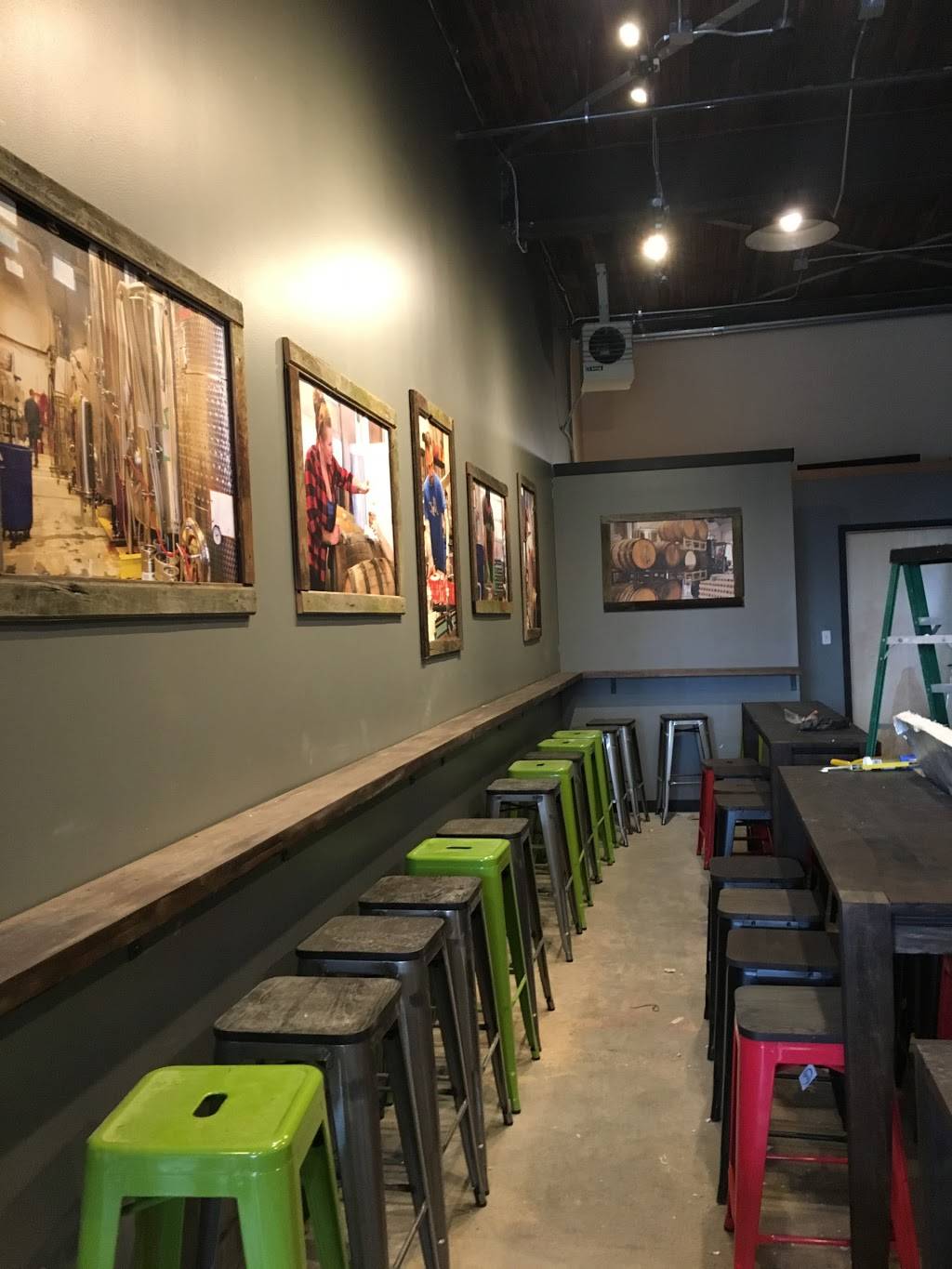 Locust Cider & Brewing Ballard | restaurant | 5309 22nd Ave NW ste d, Seattle, WA 98107, USA | 2064945968 OR +1 206-494-5968