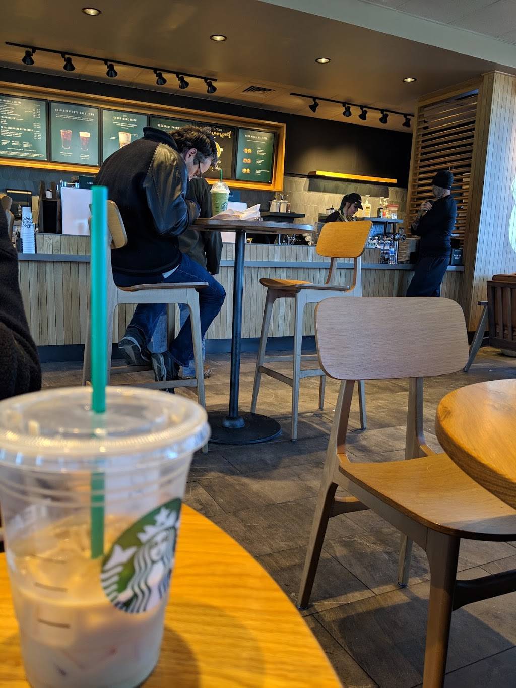 Starbucks | cafe | 154 Academy St, Williamsport, PA 17701, USA | 5703273045 OR +1 570-327-3045