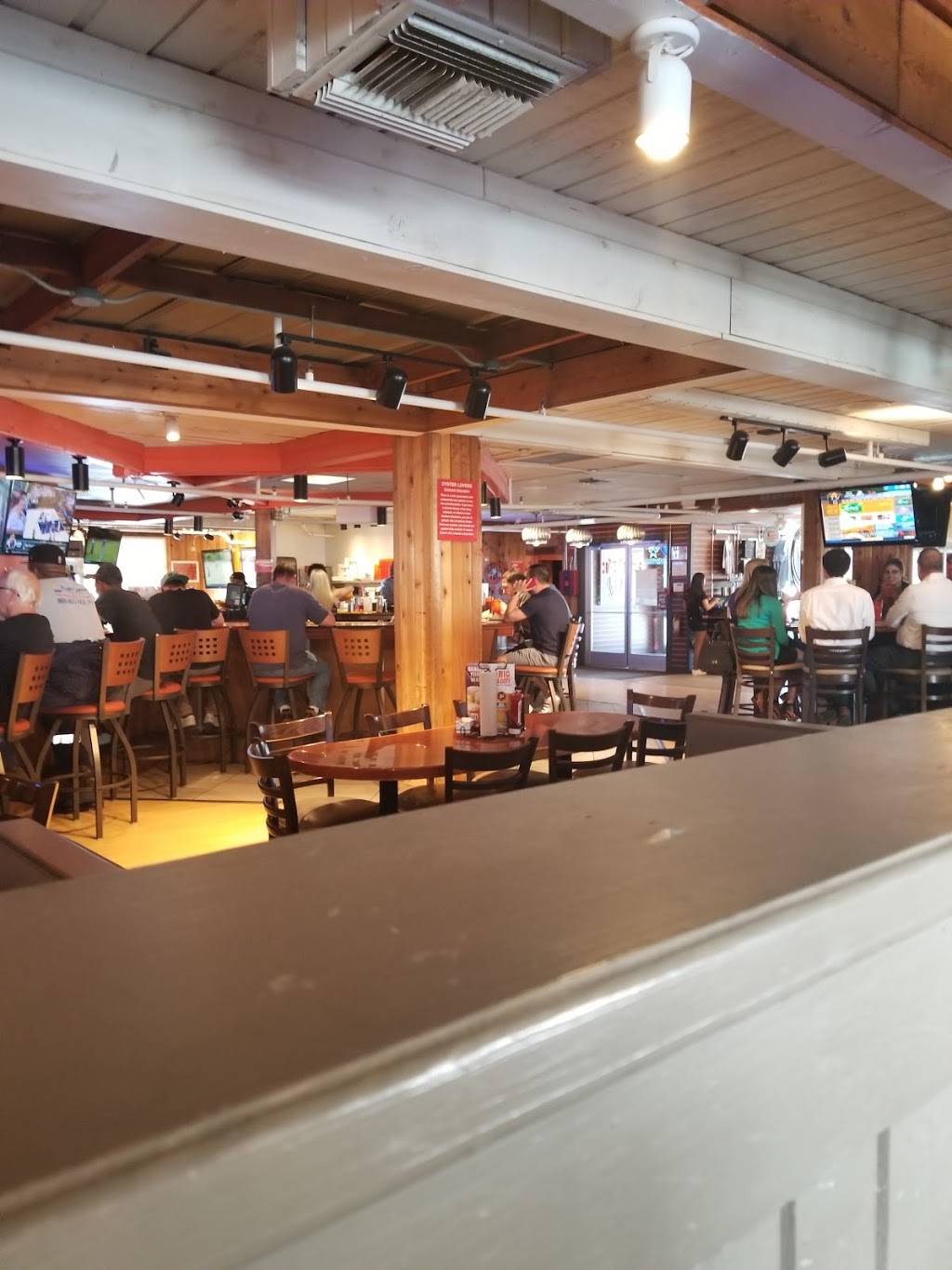 Hooters | restaurant | 1511 N Collins St, Arlington, TX 76011, USA | 8172653861 OR +1 817-265-3861