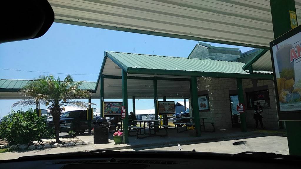 Sonic Drive-In | restaurant | 1203 Highway 35 North, Rockport, TX 78382, USA | 3617298550 OR +1 361-729-8550