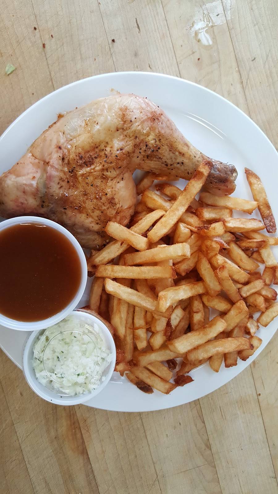 Casse-croûte Chez Diane | meal takeaway | 695 Avenue Godin, Québec, QC G1M 3E6, Canada | 4186811645 OR +1 418-681-1645