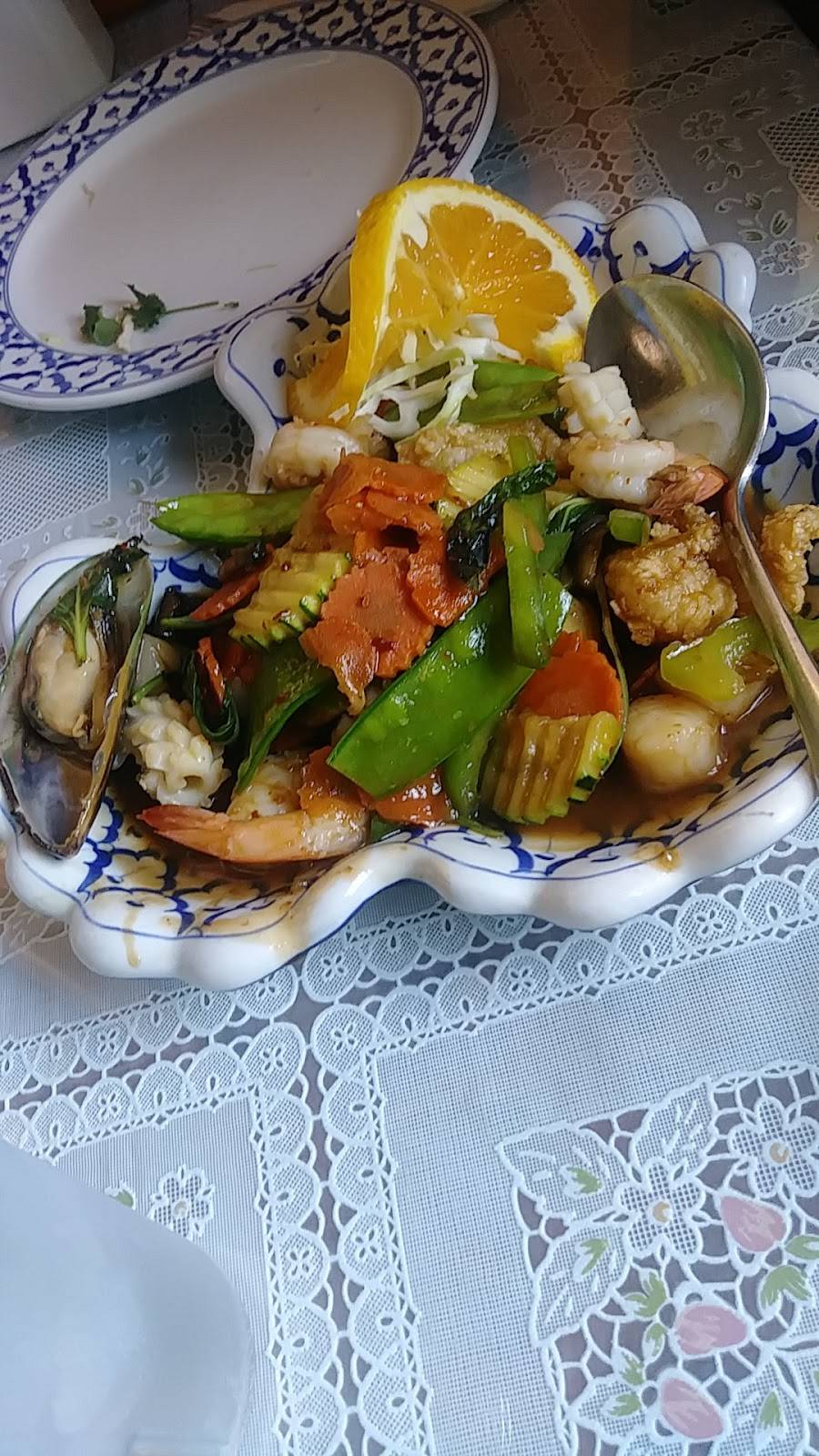 Thai Hut | restaurant | 4116 Harborview Dr, Gig Harbor, WA 98332, USA | 2538588523 OR +1 253-858-8523