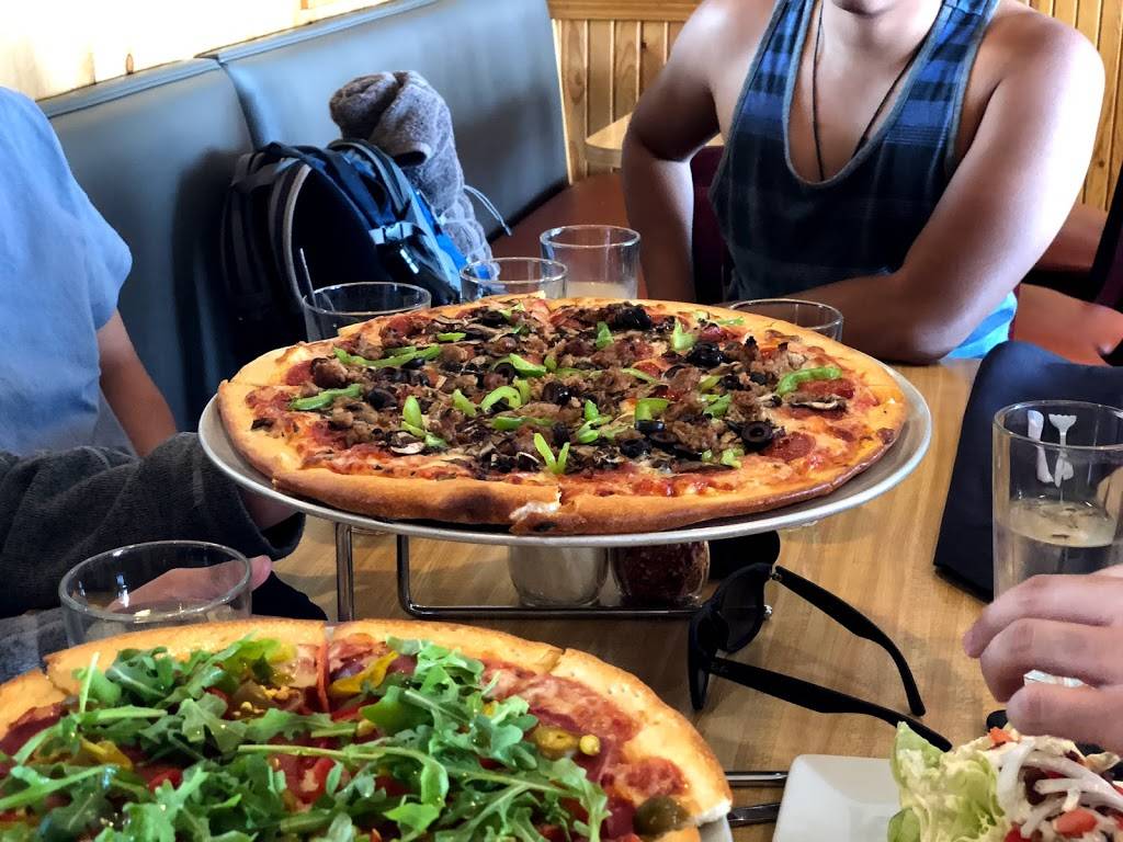 Whitecaps Pizza | restaurant | 8290 N Lake Blvd, Kings Beach, CA 96143, USA | 5305462200 OR +1 530-546-2200