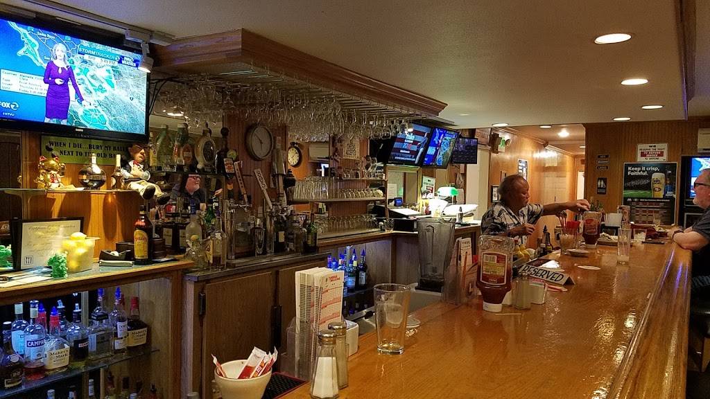 Howards Grotto | restaurant | 14732 Lakeshore Dr, Clearlake, CA 95422, USA | 7079940441 OR +1 707-994-0441