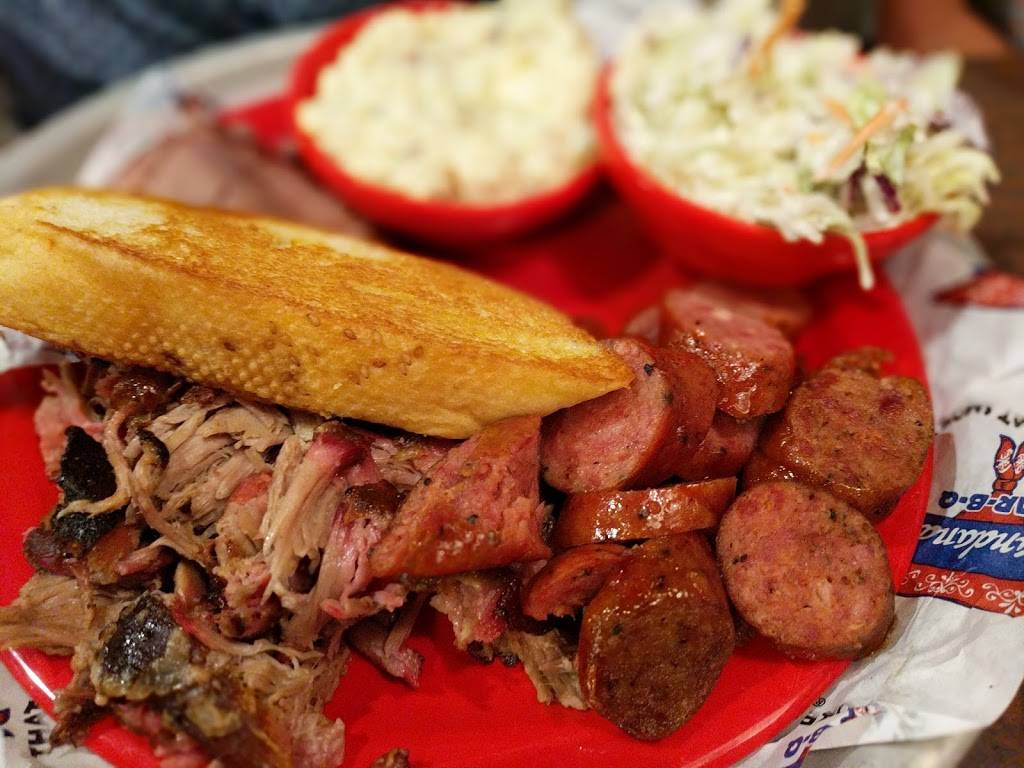 Bandanas Bar-B-Q | restaurant | 6636 Logan Dr, Evansville, IN 47715, USA | 8124019922 OR +1 812-401-9922