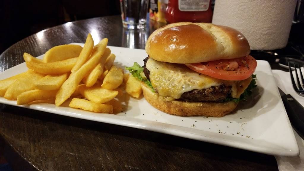 Red Robin Gourmet Burgers and Brews | restaurant | 7460 W 52nd Ave, Arvada, CO 80002, USA | 3034316450 OR +1 303-431-6450