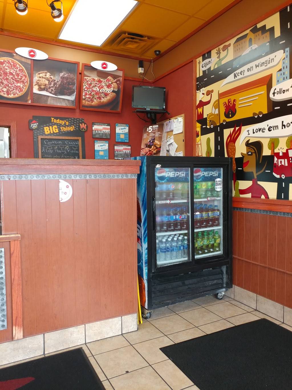 Pizza Hut | restaurant | 2336 Iverson St, Temple Hills, MD 20748, USA | 3013161769 OR +1 301-316-1769