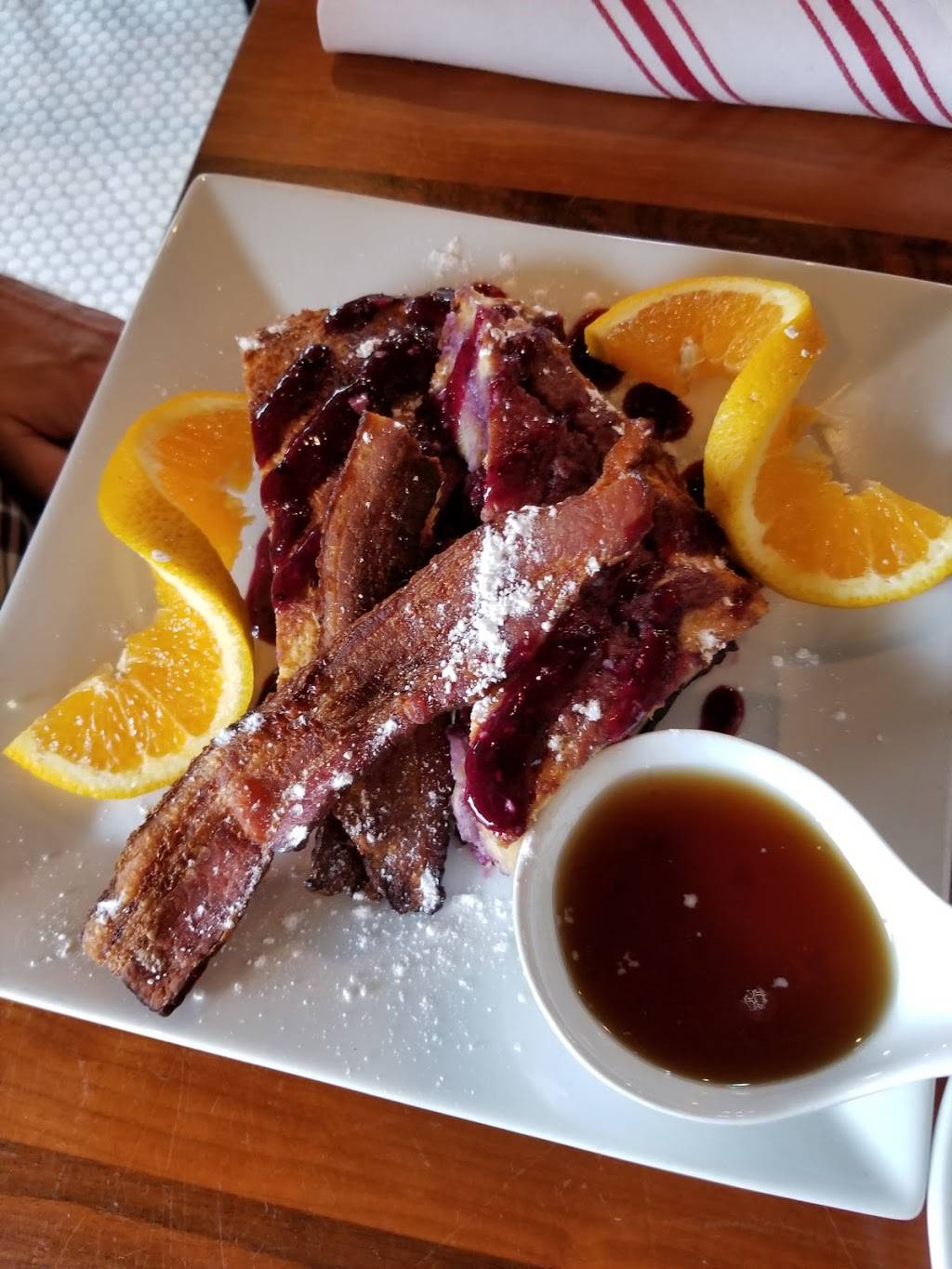 Tulas Restaurant and Bar | restaurant | 311 Gay St, Washington, VA 22747, USA | 5406752223 OR +1 540-675-2223