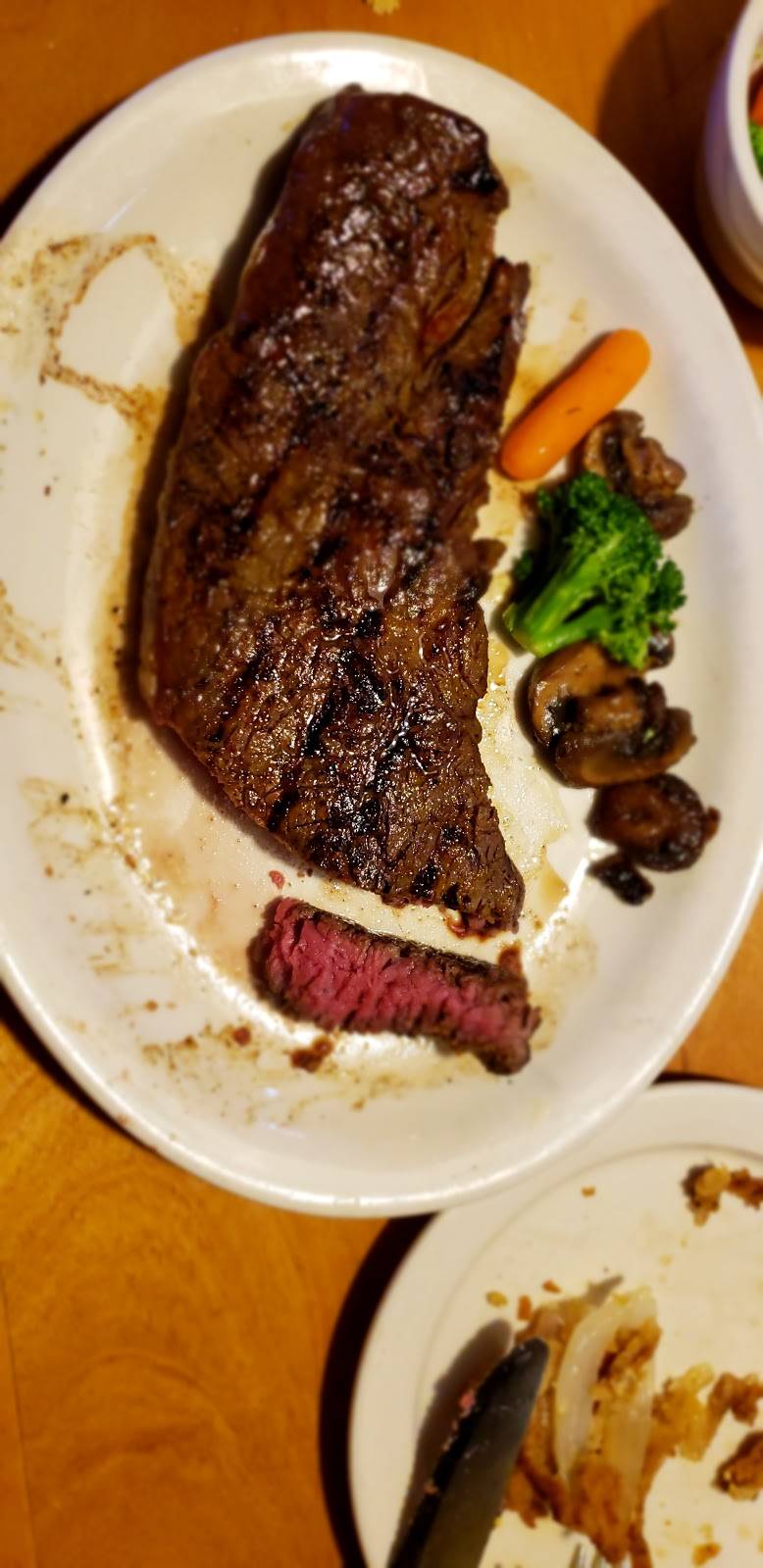 Texas Roadhouse | restaurant | 3190 W Shaw Ave, Fresno, CA 93711, USA | 5592741100 OR +1 559-274-1100