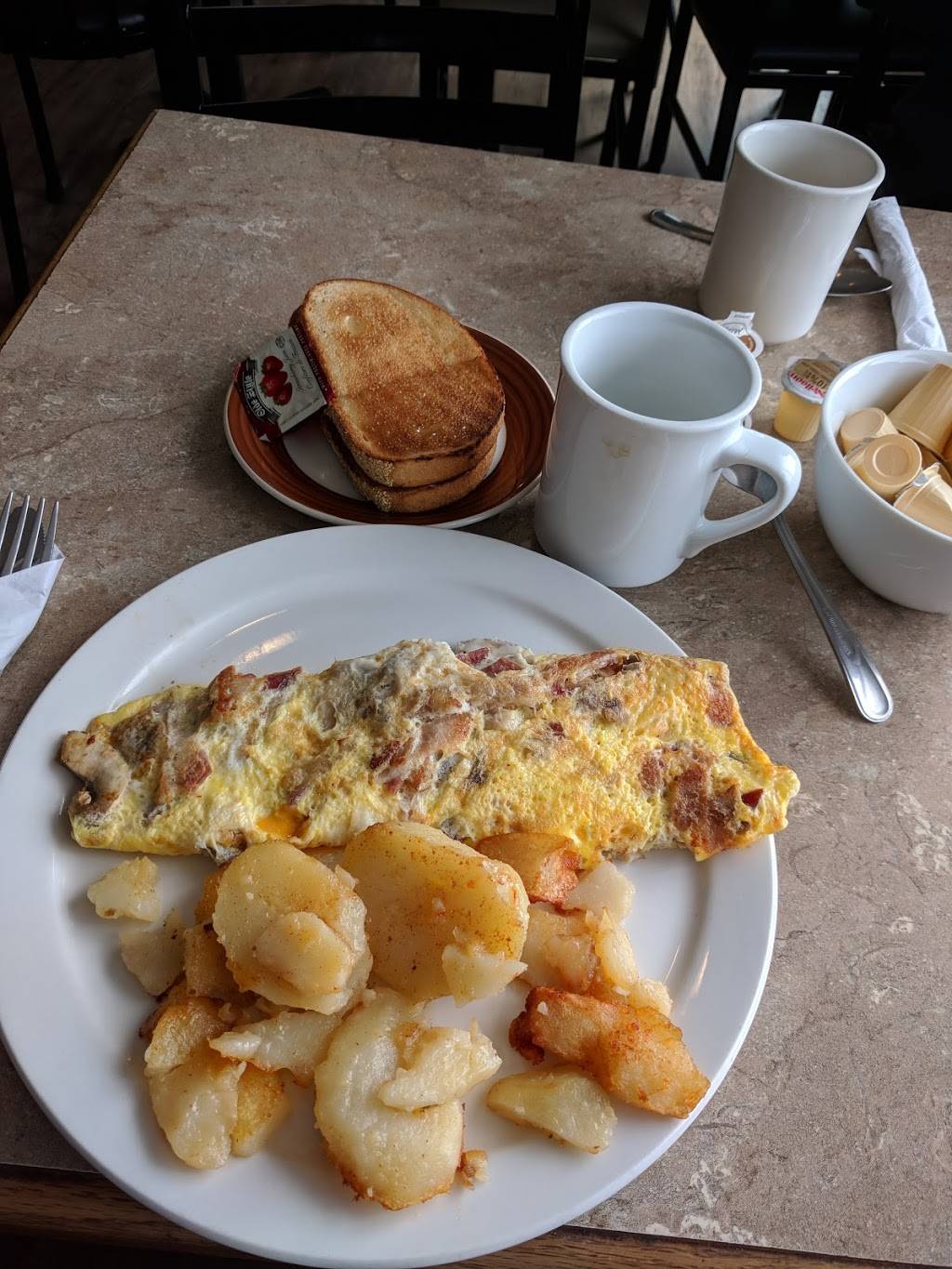 The Cove Cafe | restaurant | 902 Lockhart Rd, Innisfil, ON L9S 4V2, Canada | 7054362654 OR +1 705-436-2654