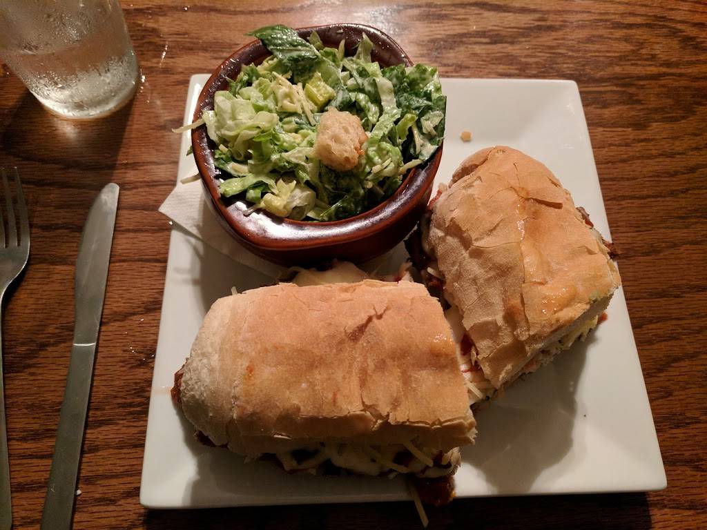 Patrick Henrys Pub & Grille | restaurant | 2300 E Broad St, Richmond, VA 23223, USA | 8046444242 OR +1 804-644-4242