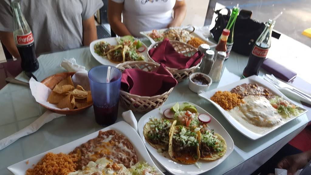 Rafaelas Restaurant | restaurant | 995 Postal Way #120, Vista, CA 92083, USA | 7605363730 OR +1 760-536-3730