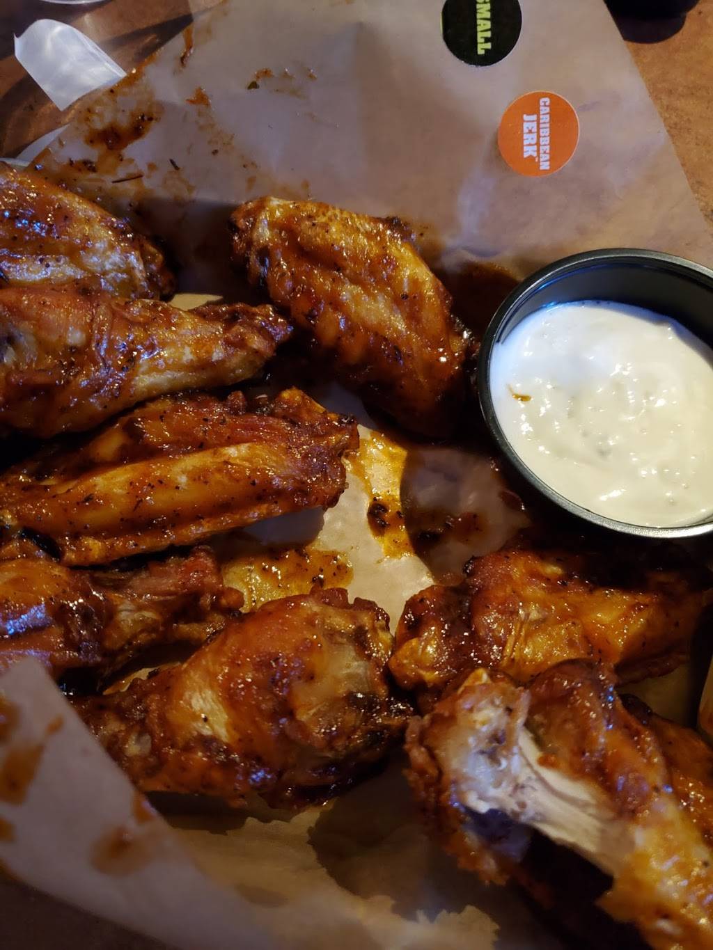 Buffalo Wild Wings | meal takeaway | 1328 P St, Lincoln, NE 68508, USA | 4024752999 OR +1 402-475-2999