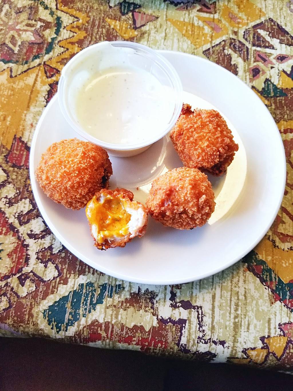 Cals Fine Foods & Spirits | restaurant | 1501 N 1st St, Indianola, IA 50125, USA | 5159615200 OR +1 515-961-5200