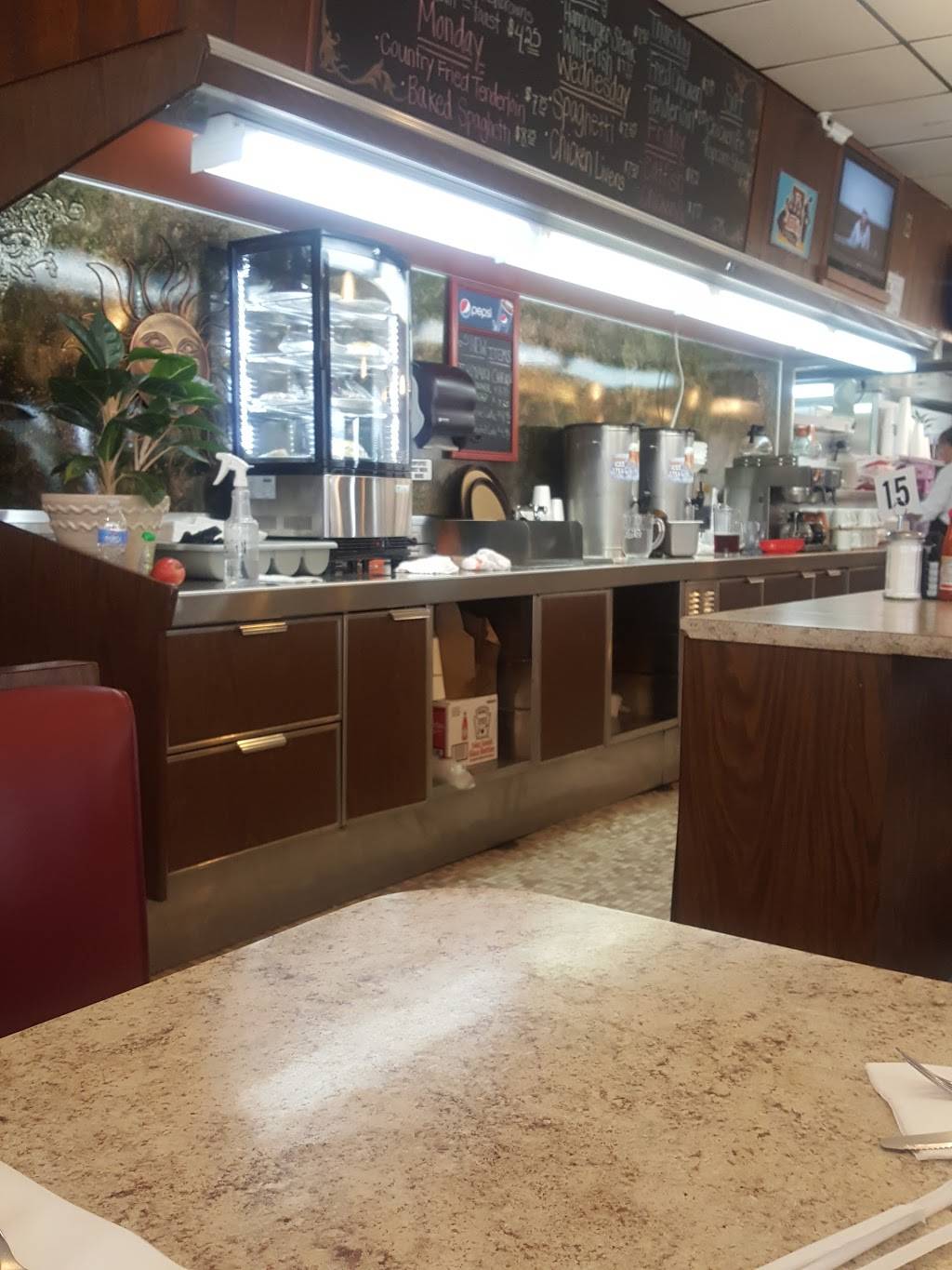 ZOES FAMILY RESTAURANT | restaurant | 5008 Old Walkertown Rd, Winston-Salem, NC 27105, USA | 3362936757 OR +1 336-293-6757