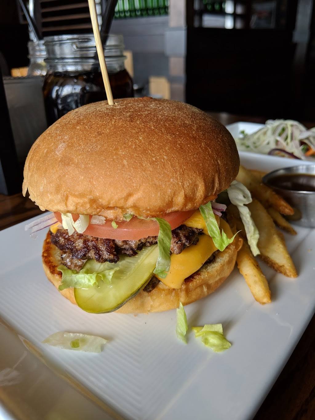 State & Main Kitchen & Bar | restaurant | 14760 Yonge St, Aurora, ON L4G 7H8, Canada | 9055037900 OR +1 905-503-7900