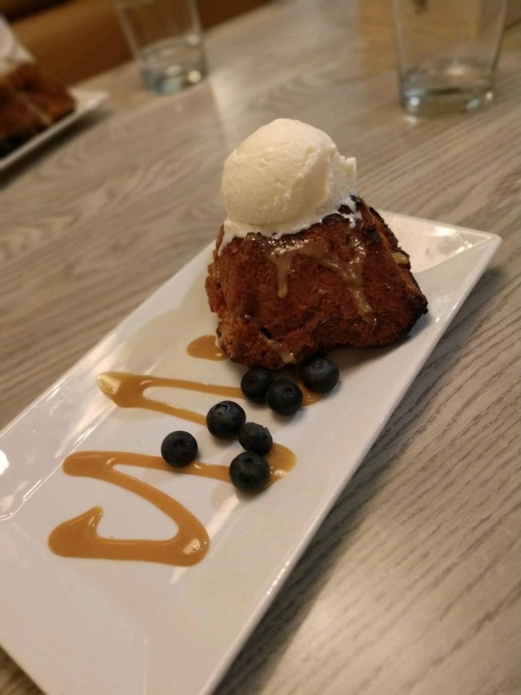 Initial Q | restaurant | 127 W Main St, Spartanburg, SC 29306, USA | 8647072183 OR +1 864-707-2183