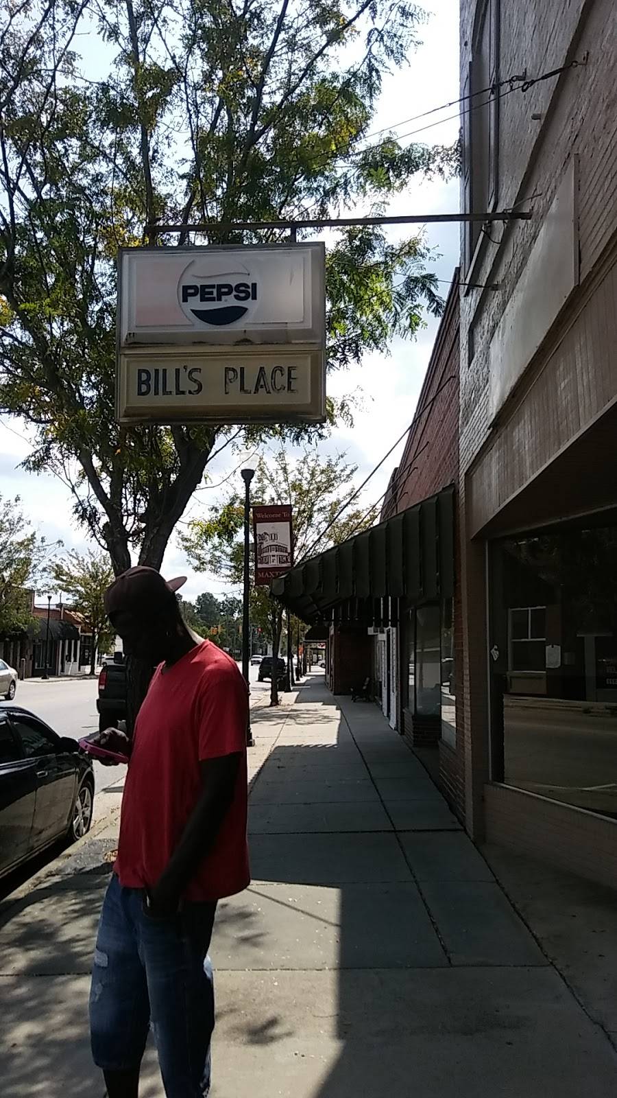 Bills Place | restaurant | 127 N Patterson St, Maxton, NC 28364, USA | 9108445137 OR +1 910-844-5137