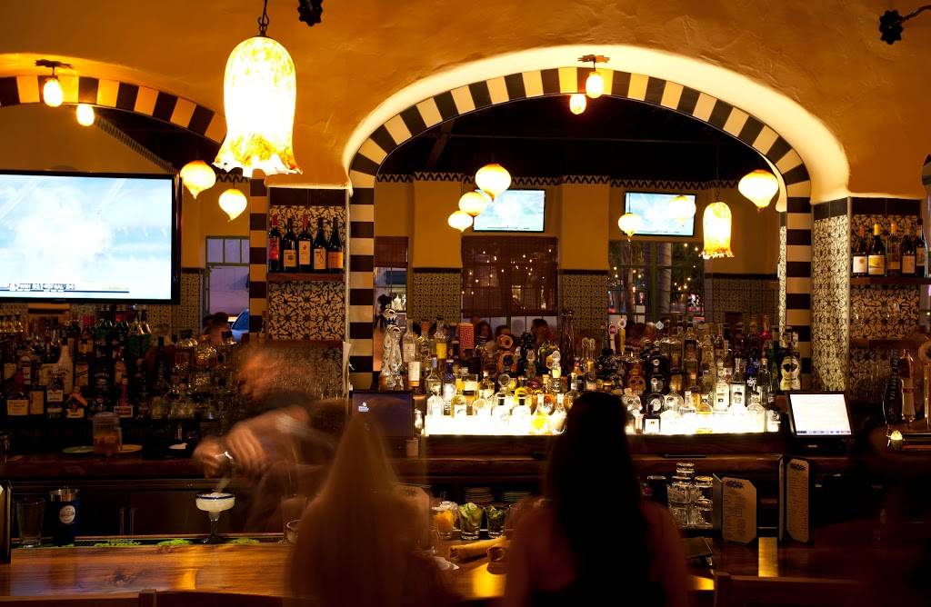 Casa Blanca Restaurant & Cantina | restaurant | 330 State St, Santa Barbara, CA 93101, USA | 8058458966 OR +1 805-845-8966