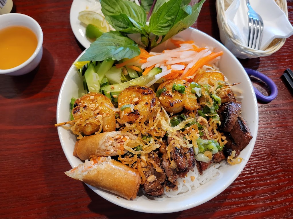 VietS Phoody | restaurant | 17620 140th Ave SE c3, Renton, WA 98058, USA | 4252824968 OR +1 425-282-4968