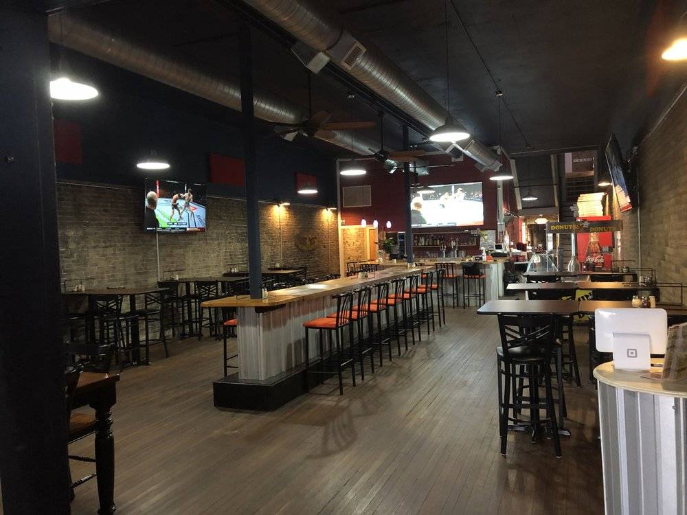 Maka Mia Pizza Subs and Pub | restaurant | 113 North Court Street, Ripley, WV 25271, USA | 3043727827 OR +1 304-372-7827