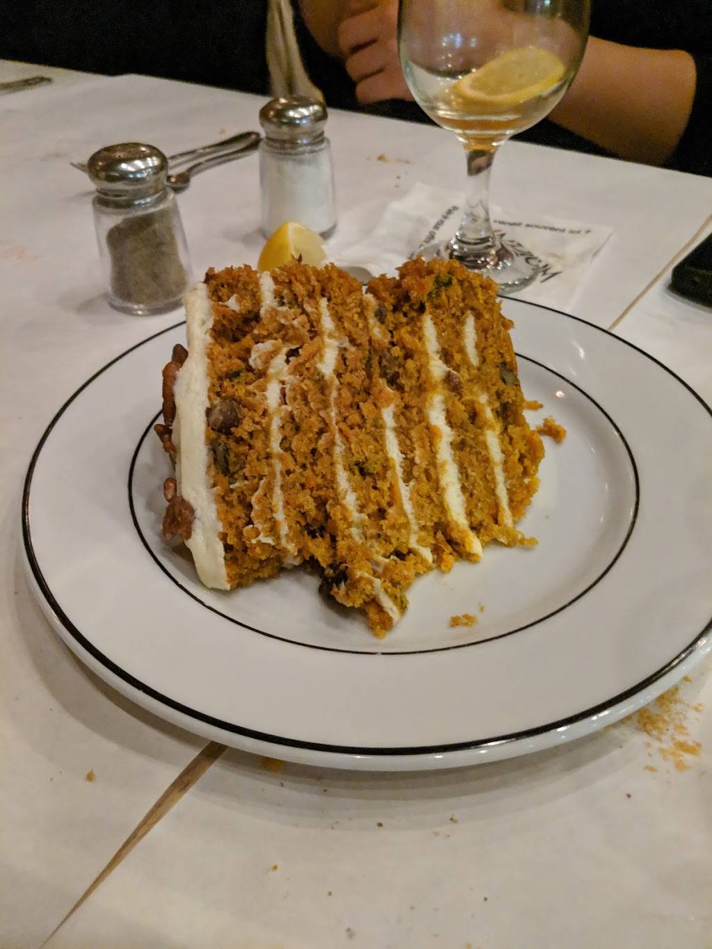 Medium Rare | restaurant | 4904 Fairmont Ave, Bethesda, MD 20814, USA | 3012158379 OR +1 301-215-8379