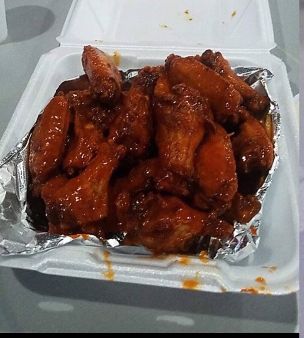 The Lounge | restaurant | 6 Sunnybrook Dr, Cincinnati, OH 45237, USA | 5138189001 OR +1 513-818-9001