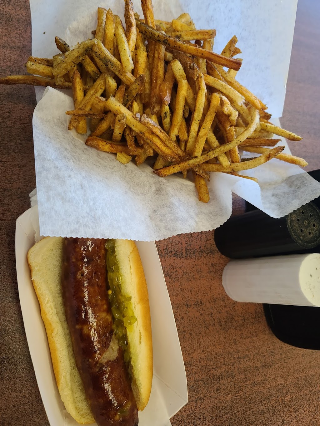Hot Dog Shoppe | restaurant | 1308 N Ferdon Blvd, Crestview, FL 32536, USA | 8506823649 OR +1 850-682-3649