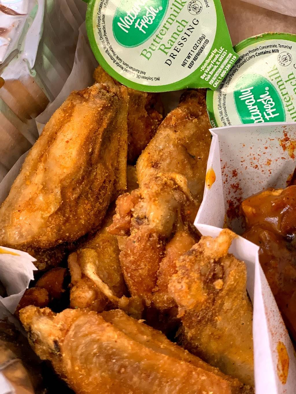 Wings On The Fly Food Truck | restaurant | 1866-1802 E Brooks Rd, Memphis, TN 38116, USA | 9014106888 OR +1 901-410-6888