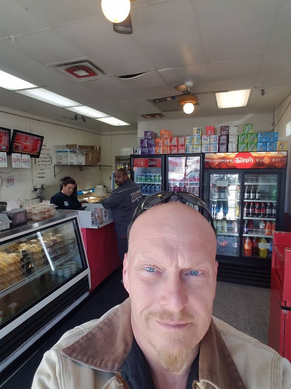 Big JJ Fish & Chicken | restaurant | 1728 9th St, Rock Island, IL 61201, USA | 3097886666 OR +1 309-788-6666