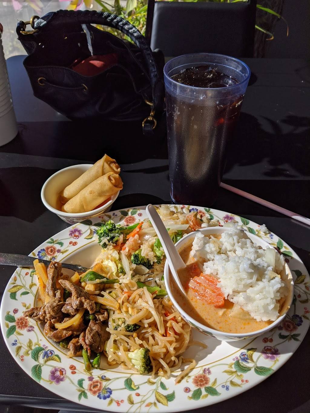 Karunas Thai Plate | restaurant | 1917 E Grant Rd, Tucson, AZ 85719, USA | 5203254129 OR +1 520-325-4129