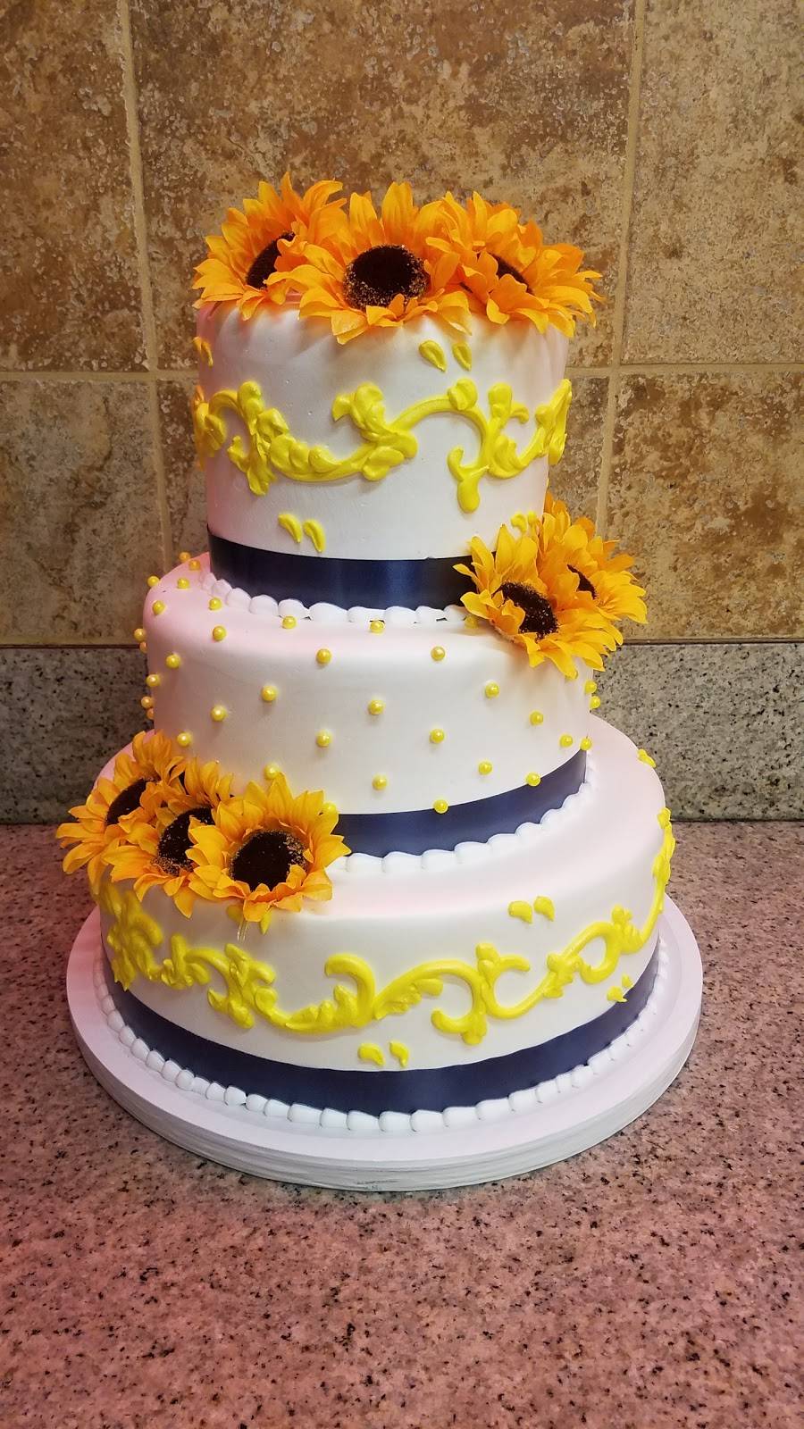 Lupitas Bakery Inc | bakery | 1848 W Florence Ave, Los Angeles, CA 90047, USA | 3237522391 OR +1 323-752-2391