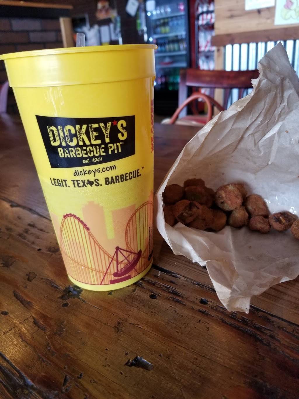 Dickeys Barbecue Pit | restaurant | 5104 6th Ave STE 102, Tacoma, WA 98406, USA | 2533011937 OR +1 253-301-1937
