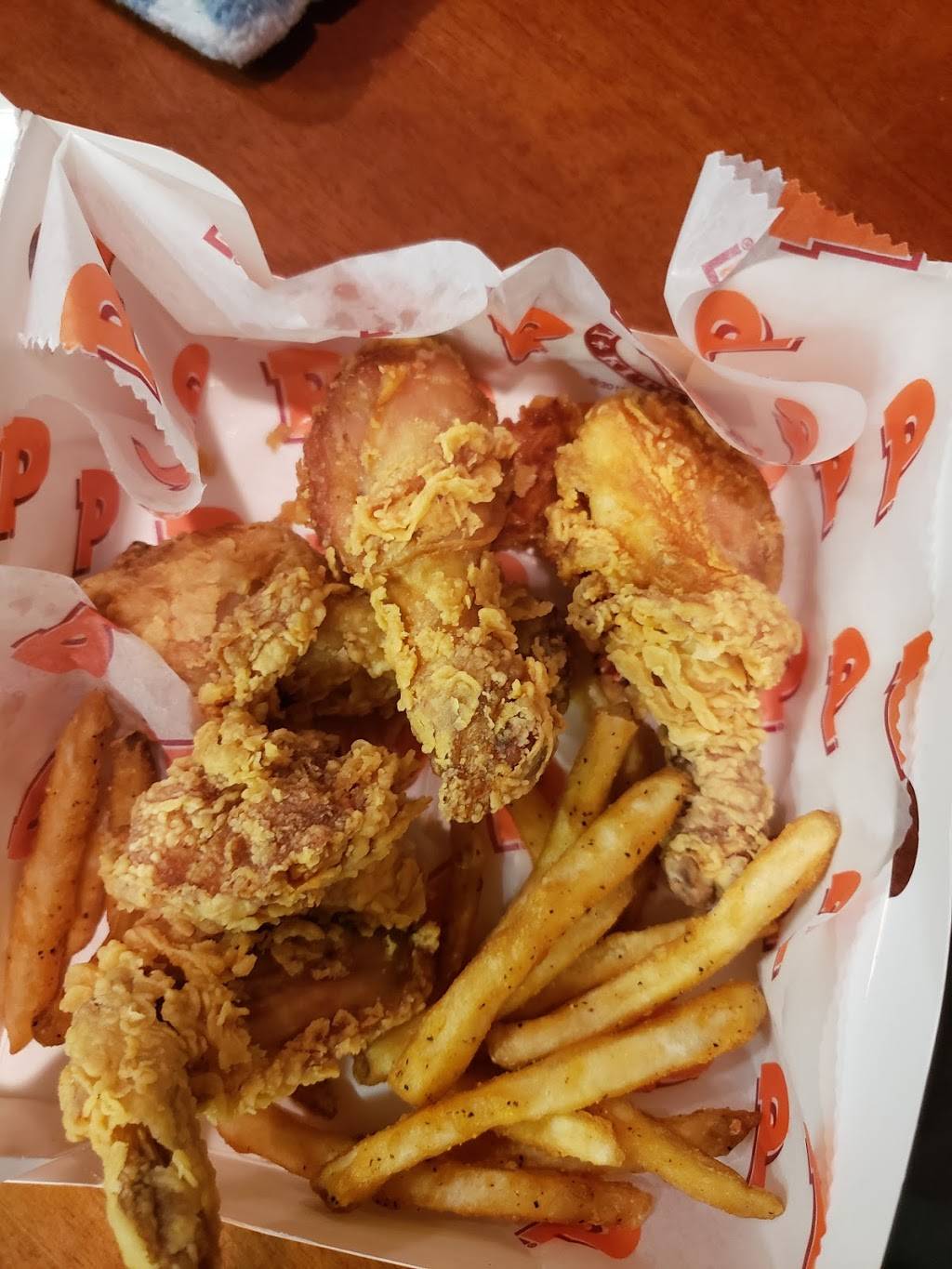 Popeyes Louisiana Kitchen | restaurant | 9685 E Stockton Blvd, Elk Grove, CA 95624, USA | 9166679370 OR +1 916-667-9370