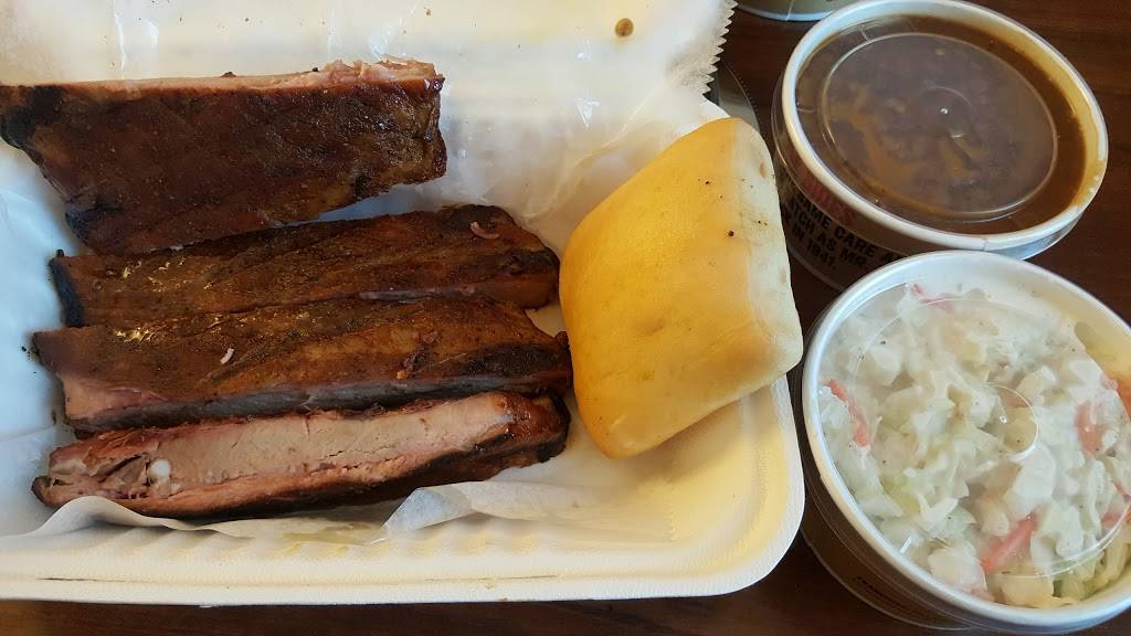 Dickeys Barbecue Pit | restaurant | 2411 Nazareth Rd, 25th Street Shopping Plaza, Easton, PA 18045, USA | 4845462488 OR +1 484-546-2488