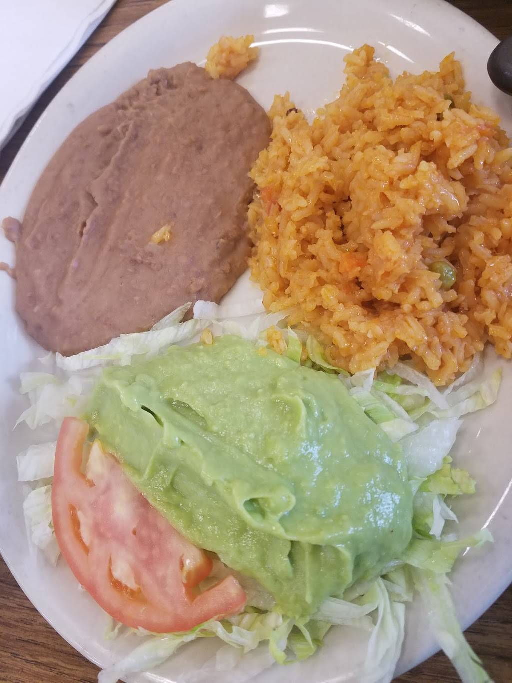 La Esquinita Mexican Restaurant & Meat Market | restaurant | 14624 Shepherd Rd, Atascosa, TX 78002, USA | 2106224100 OR +1 210-622-4100