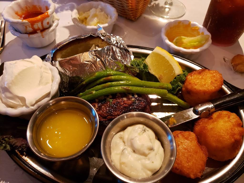 Tally Ho Supper Club | restaurant | 10432 WI-77, Hayward, WI 54843, USA | 7154623646 OR +1 715-462-3646