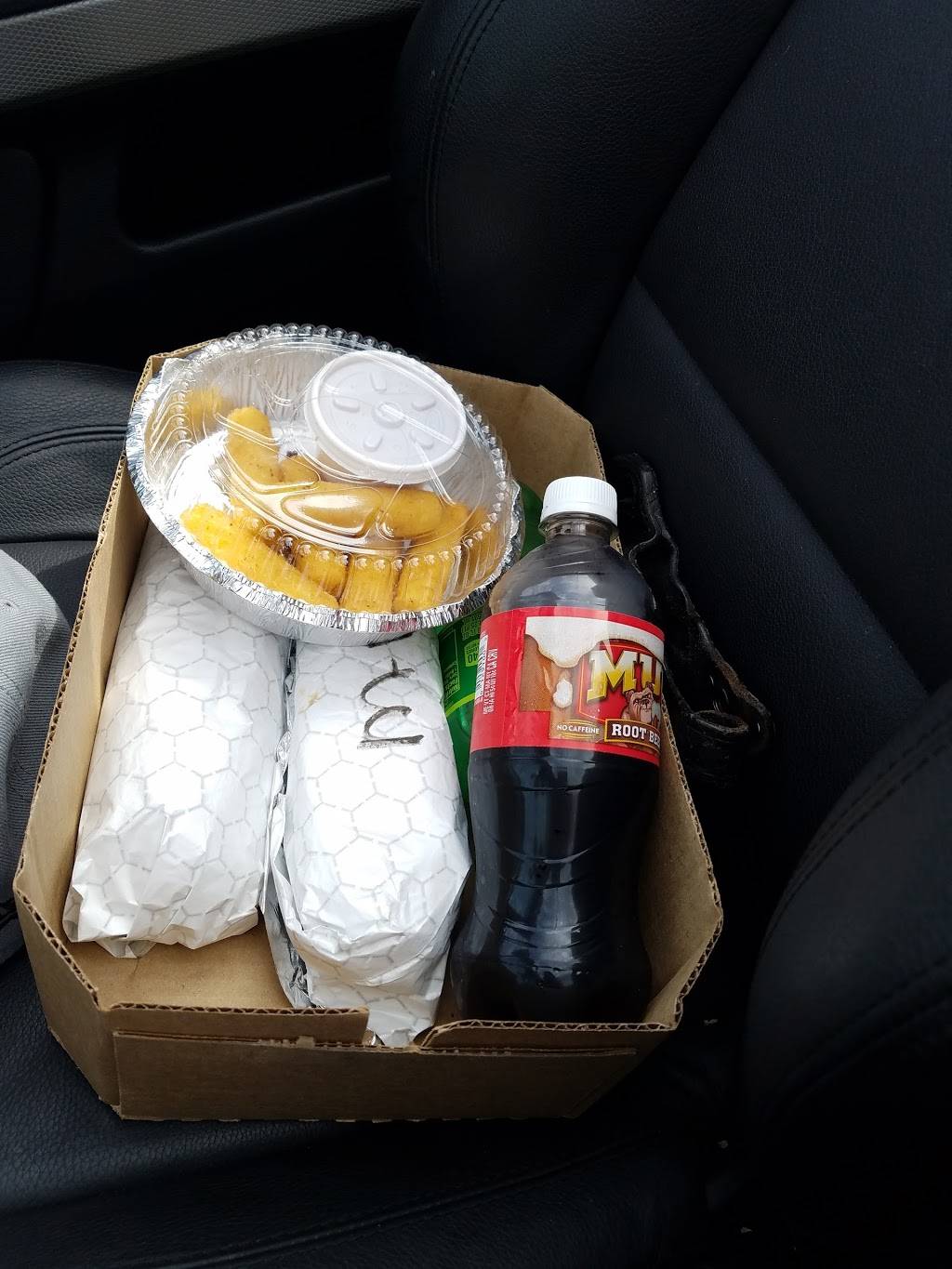 Nunzios Pizza Town | restaurant | 751 NY-109, West Babylon, NY 11704, USA | 6319573365 OR +1 631-957-3365