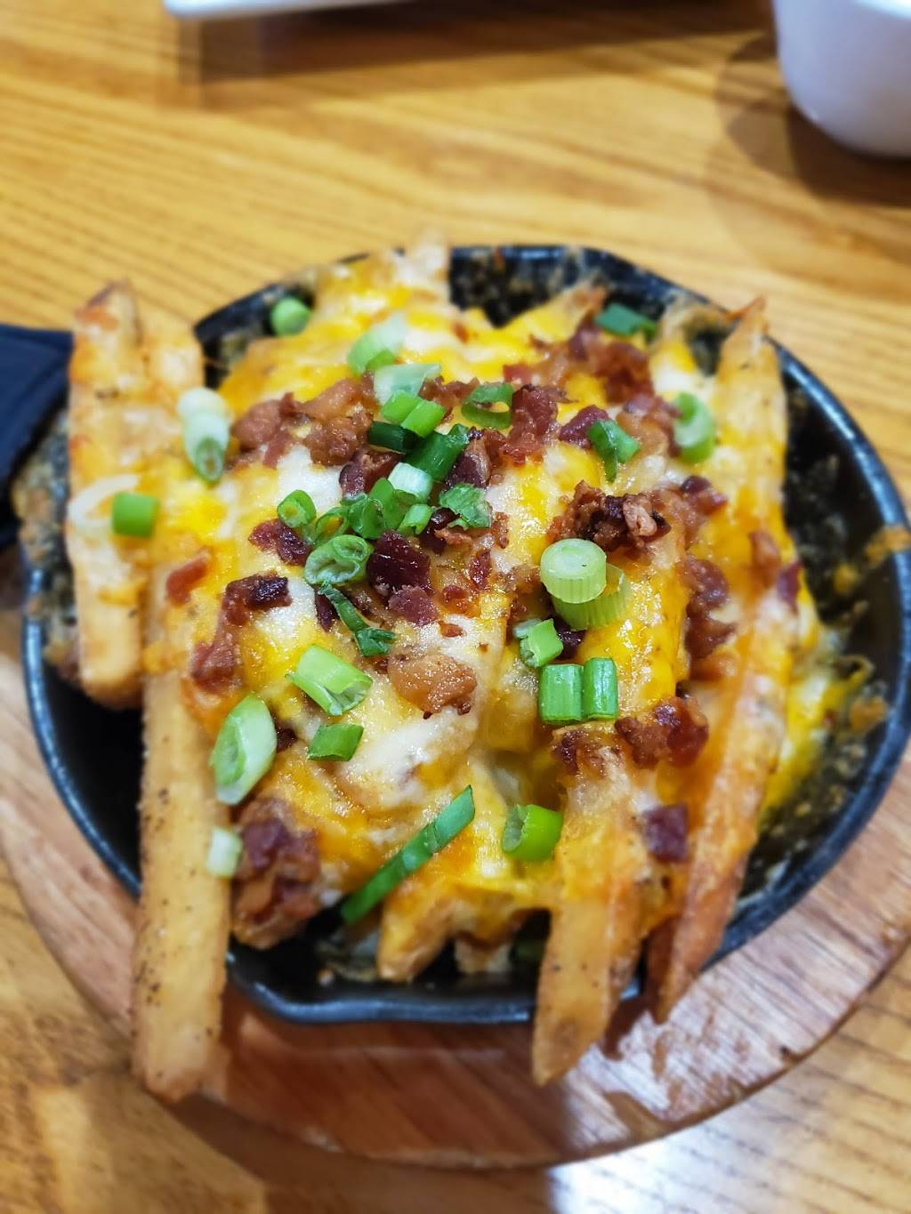 Chilis Grill & Bar | restaurant | 4363 Bay Rd, Saginaw, MI 48603, USA | 9897974470 OR +1 989-797-4470