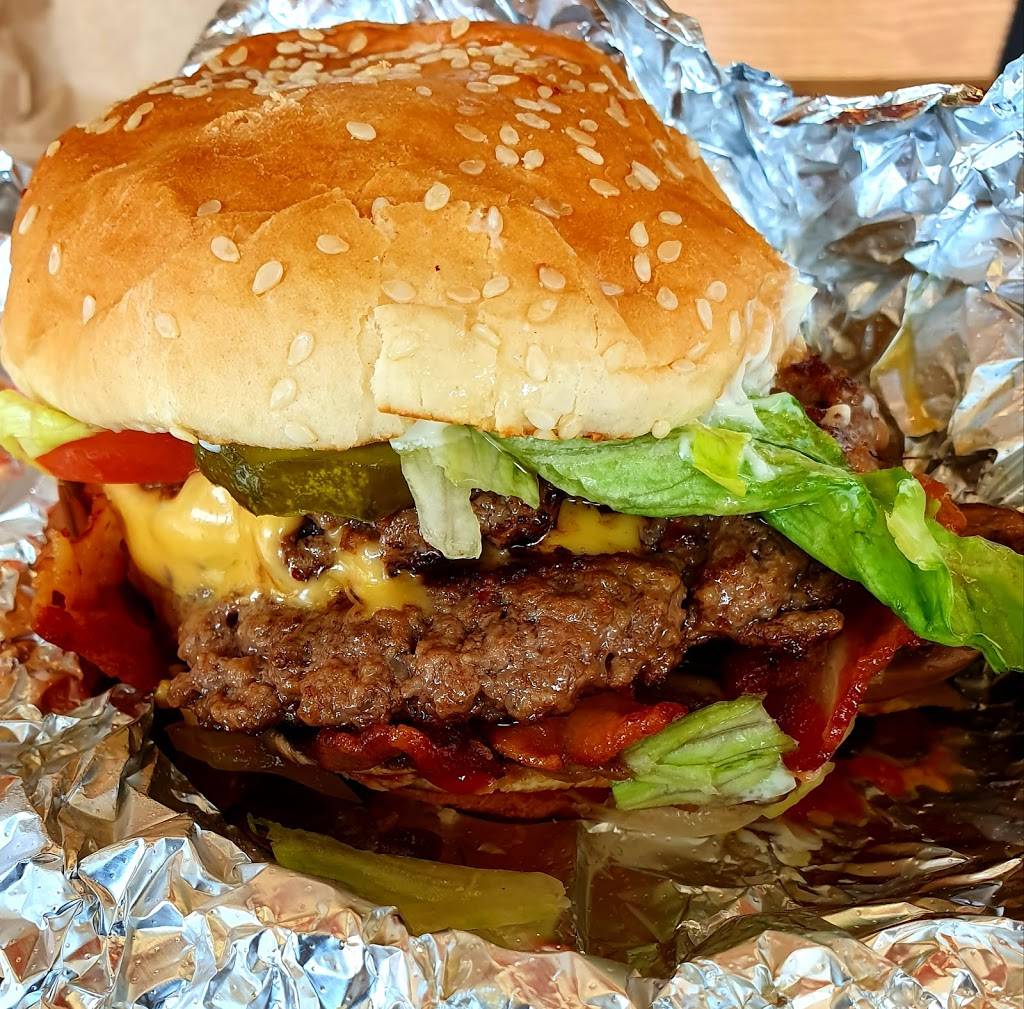 Five Guys | meal takeaway | 15651 Pines Blvd, Pembroke Pines, FL 33027, USA | 9542513048 OR +1 954-251-3048