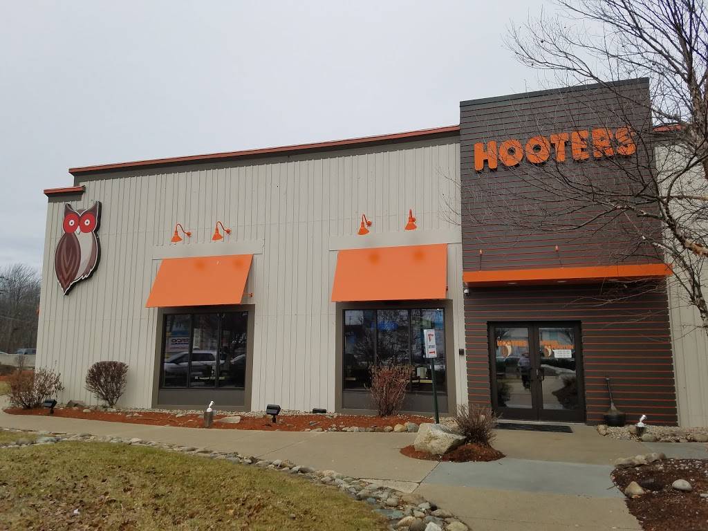 Hooters Dedham | restaurant | 850 Providence Hwy, Dedham, MA 02026, USA | 7813266600 OR +1 781-326-6600